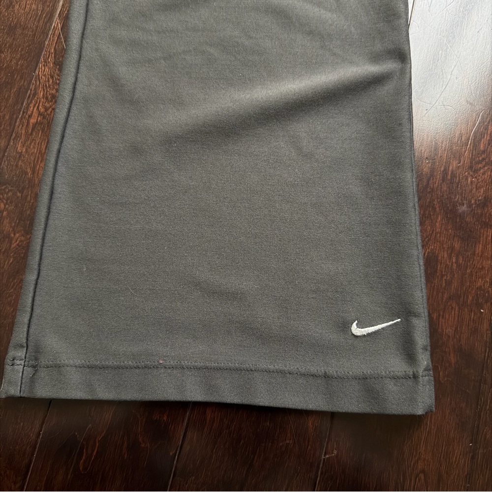 Nike Women's Y2K Dri-Fit Cropped Pants Capri Size M Dark Gray Active Gym Workout - Picture 2 of 6